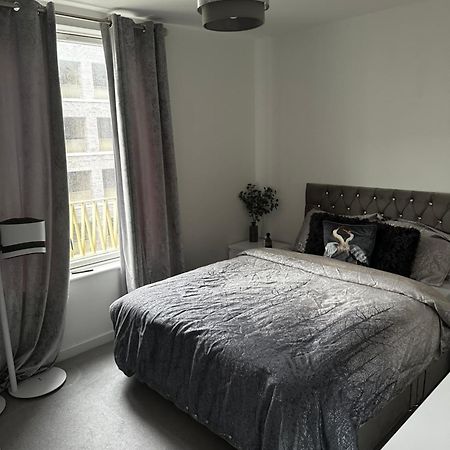 Barking Riverside Thamesmead  Екстериор снимка